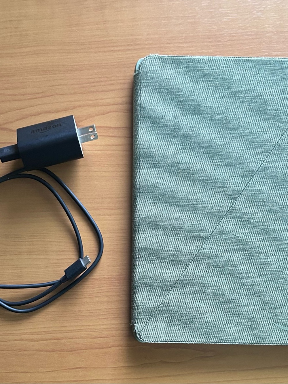 Amazon Fire Tablet & Green Fabric Tablet Case with Charger